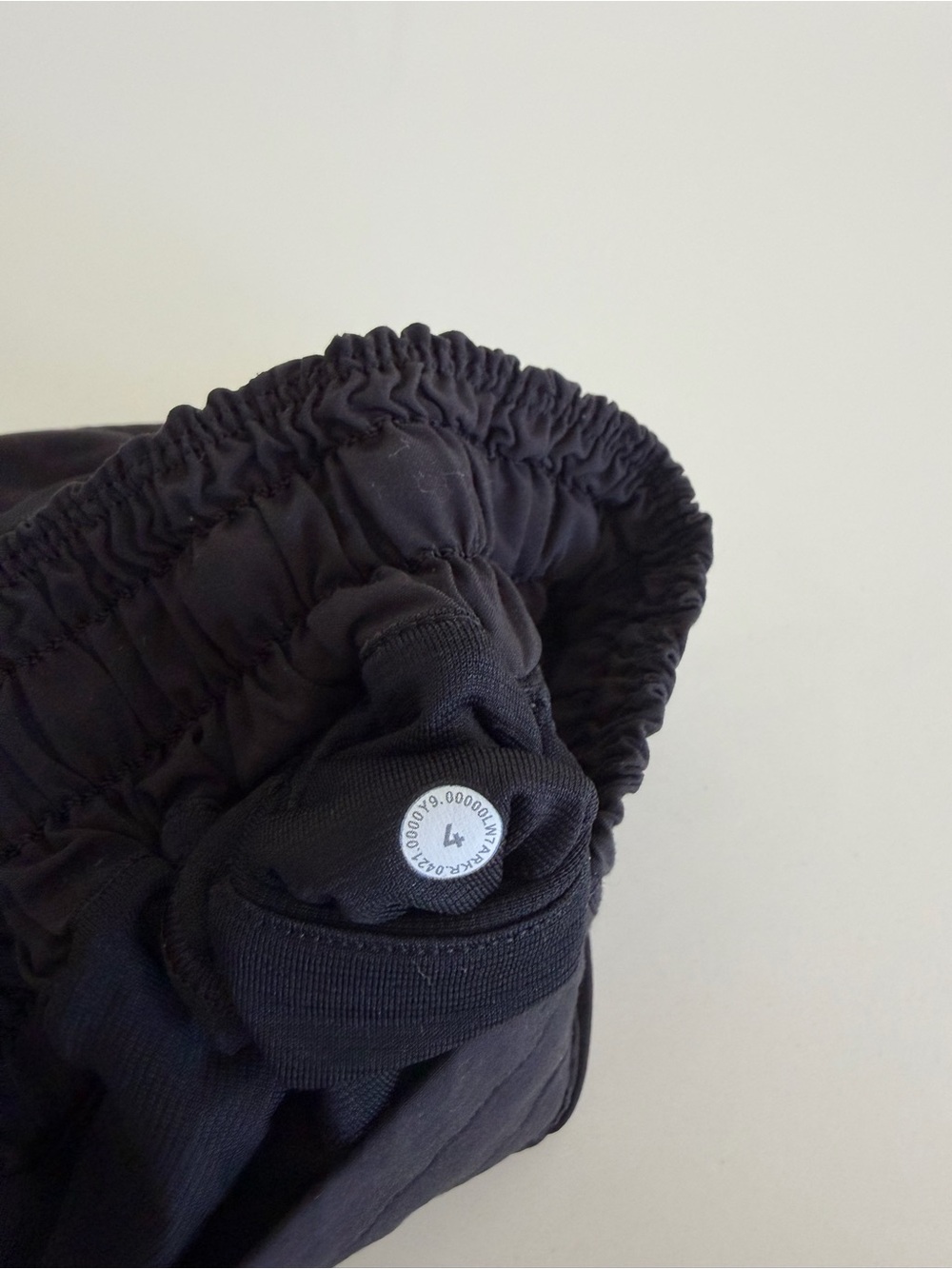 Lululemon Hotty Hots Low Rise Size 4 - Picture 3 of 3